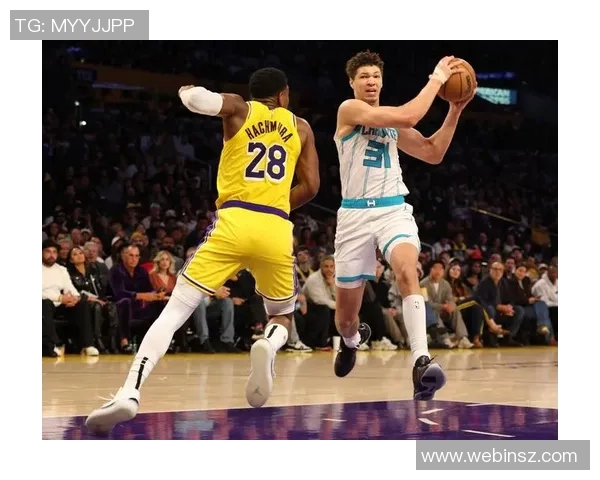 湖人对阵国王精彩回顾新浪体育带你领略比赛亮点与精彩瞬间