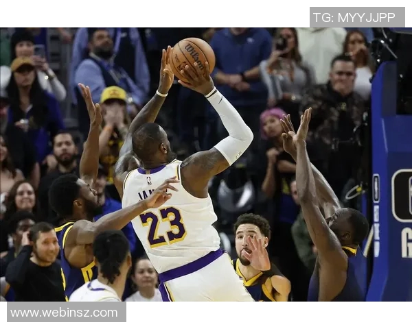 肯帝亚与八一激战正酣赛场上演精彩对决引发球迷热议